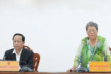 Akemi Bando (debout), secrétaire générale de l’Association de soutien aux enfants Vietnam-Japon. Photo: thoidai