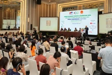 Lors de la conférence de presse sur Forum et Exposition sur l’Économie verte ayant pour thème « Construire un avenir vert ». Photo: NDEL
