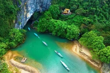 La province de Quang Binh cherche à attirer environ 3 millions de touristes au parc national de Phong Nha-Ke Bàng d’ici 2030. Photo : VNA.