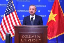 Le secrétaire général du Parti communiste du Vietnam (PCV) et président vietnamien, To Lam, prononce un discours politique à l'Université Columbia. Photo : VNA.