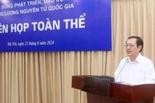 Le ministre des Sciences et des Technologie Huynh Thanh Dat prend la parole. Photo: NDEL
