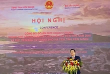 Le ministre de la Construction, Nguyen Thanh Nghi, prend la parole. Photo: dautu