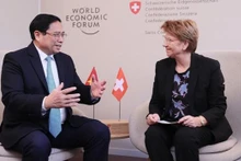 Le Premier ministre Pham Minh Chinh et la présidente suisse Viola Amherd. Photo: VNA