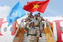 Ces dix dernières années, le Vietnam a envoyé plus de 800 officiers et soldats pour participer aux missions onusiennes de maintien de la paix. Photo : VNA.