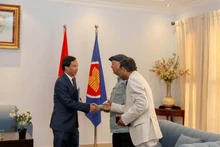 L'ambassadeur du Vietnam au Qatar, Nguyen Huy Hiep, rencontre des représentants de la presse au siège de l'ambassade du Vietnam au Qatar. Photo: baoquocte