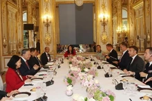 Lors de l'entretien entre le secrétaire général du Parti communiste du Vietnam et président de la République, Tô Lâm et le président français Emmanuel Macron. Photo : VNA.