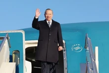 Le secrétaire général du PCV et président vietnamien, To Lam, quitte l'aéroport international de Chinggis Khaan, le 1er octobre. Photo: VNA