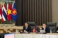 L'ambassadeur Nguyen Hai Bang et l'ambassadeur sud-coréen auprès de l'ASEAN, Lee Jang-keun, ont coprésidé la réunion. Photo: baoquocte