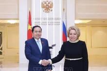 Le président de l'Assemblée nationale du Vietnam T,ran Thanh Man et la présidente du Conseil de la Fédération de l'Assemblée fédérale de la Fédération de Russie,Valentina Ivanovna Matvienko. Photo : VNA.