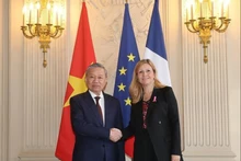 Le secrétaire général du Parti communiste du Vietnam (PCV) et président vietnamien, Tô Lâm, et la présidente de l'Assemblée nationale française, Yaël Braun-Pivet. Photo : VNA.
