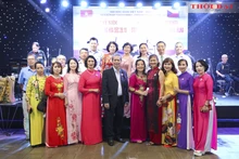 Célébration du 106e anniversaire de la Fête nationale de la République tchèque au Vietnam. Photo: thoidai.com.vn