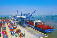Le port international de Lach Huyen à Hai Phong est le premier port maritime en eau profonde de la région économique clé du Nord. Photo : VNA.