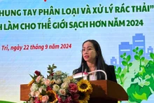 Pham Thi My Hoa, vice-présidente de l’Union des femmes de Hanoï, prend la parole. Photo: hanoimoi