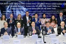 Lors de la rencontre entre le Premier ministre vietnamien Pham Minh Chinh et des entreprises étrangères sur la coopération dans le développement de l'IA, de la technologie automobile, des puces semi-conductrices et des écosystèmes, qui a lieu à Davos, en Suisse, le 16 janvier. Photo: icd.gov.vn