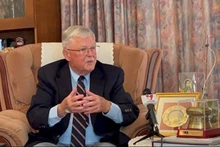 Le professeur Carl Thayer, de l’Académie des forces de défense australiennes de l’Université de Nouvelle-Galles du Sud. Photo : VNA.