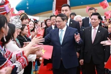Le Premier ministre Pham Minh Chinh arrive à Kunming, entamant son voyage d'affaires en Chine. Photo : VNA.