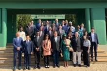 Le vice-gouverneur de l'État de Goiás, Daniel Elias Carvalho Vilela et les ambassadeurs des pays au Brésil. Photo : Ambassade du Vietnam au Brésil.