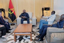 Lors de la rencontre entre Duong Chinh Chuc et le président de Lunda-Sul, Daniel Felix Neto. Photo : baoquocte