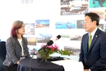 Le ministre sud-coréen des Océans et de la Pêche, Kang Do-hyung (à droite). Photo: VNA