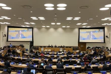 La ministre conseillère Lê Thi Minh Thoa, représentante permanente adjointe du Vietnam auprès de l’ONU, prend la parole lors de la réunion. Photo: baoquocte