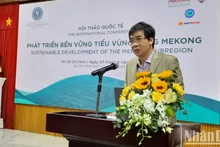 Dr Le Truong Son, recteur de l'Université de droit de Hô Chi Minh-Ville, prend la parole. Photo: NDEL