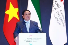 Le Premier ministre Pham Minh Chinh à l'Académie diplomatique Anwar Gargash. Photo: VNA