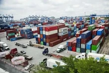 Des conteneurs de fret au port Tan Cang, Ho Chi Minh-Ville. Photo : VNA.
