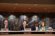 L’ambassadeur Mai Phan Dung préside la 14e session de la Commission de l’investissement, des entreprises et du développement de la CNUCED. Photo: VNA