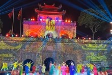 La quintessence de l’ao dai converge à la Citadelle de Thang Long. Photo: NDEL
