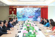 Rencontre entre les autorités de Hanoï et la délégation du Parquet populaire de la ville de Vientiane (Laos), le 3 octobre à Hanoï. Photo: hanoimoi.vn