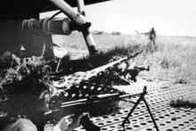 La Division 312 du Corps d'armée 1 attaque l'aéroport d'Ong Linh-Binh Chuân, le 27 avril 1975. Photo d'archives : VNA.