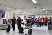 Les joueurs vietnamiens arrivent aux Philippines. Photo : vff.org.vn.