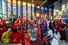 Lors de la cérémonie de lancement du Club du patrimoine vietnamien de l’ao dai aux Pays-Bas. Photo : Hai Anh.