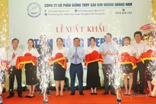 Lors de la cérémonie marquant l'exportation officielle de 2,5 millions de crevettes reproductives du Vietnam vers Taïwan (Chine). Photo: congthuong.vn