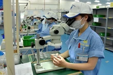 Production de composants mécaniques de précision chez Fujikin Co., Ltd., dans le parc industriel VSIP de Bac Ninh (au Nord). Photo: Dang Khoa/NDEL.