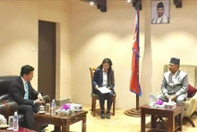 L'ambassadeur Nguyên Thanh Hai rend une visite de courtoisie au vice-président népalais Ram Sahaya Yadav. Photo: L'ambassade du Vietnam en Inde.