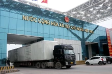 Au poste-frontière international de Mong Cai, dans la province de Quang Ninh (au Nord).