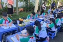 Le concours de dessin « L’amitié entre le Vietnam et le Japon » attire la participation de 200 enfants venus de différentes écoles primaires et secondaires de la province de Dong Nai (au Sud). Photo: thoidai.com.vn