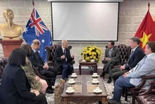 L'ambassadeur du Vietnam en Australie, Pham Hùng Tâm (3e à droite), a reçu une délégation du Conseil des affaires australo-vietnamien, le 8 mai. Photo: VNA.