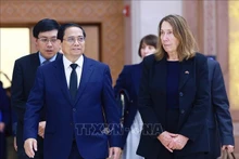 Le Premier ministre Pham Minh Chinh et la présidente du Sénat australien Sue Lines. Photo : VNA.