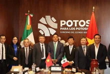 Lors d'une séance de travail entre les autorités de la province vietnamienne de Binh Duong et celles de l’État mexicain de San Luis Potosí, en mars 2025. Photo : Ambassade du Vietnam au Mexique