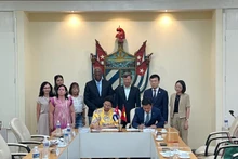 Cérémonie de signature du mémorandum d'accord entre l'Université nationale de Hanoï et l'Université de La Havane pour la période 2024 – 2029, le 27 mai à La Havane. Photo: baoquocte.vn.