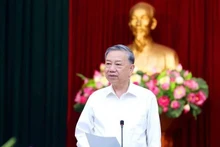 Le secrétaire général du Parti communiste du Vietnam (PCV), To Lam, s'exprime lors de la réunion. Photo : VNA. 