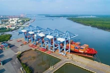 Le port en eau profonde de Cai Mep-Thi Vai, dans la province de Ba Ria-Vung Tau, est une condition importante contribuant à attirer les IDE dans le Sud-Est. Photo : VNA. 