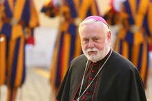 L'archevêque Paul Richard Gallagher, secrétaire du Saint-Siège pour les relations avec les États et les organisations internationales. Photo : cgvdt.vn.