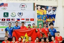 Les jeunes joueurs vietnamiens du tennis de table participent aux hampionnats de tennis de table juniors d'Asie du Sud-Est. Photo : thethaoplus