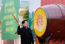 Le chef de l’État assiste à la Fête de plantation d'arbres de printemps à Lang Son. Photo: VNA 