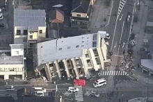 Des bâtiments détruits à Wajima, le 2 janvier 2024, après qu'un puissant tremblement de terre a frappé la préfecture d'Ishikawa. Photo : Kyodo.