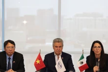 Les délégués lors de la cérémonie de présentation du "Guide des affaires au Vietnam", à Mexico, le 29 juillet. Photo : VNA.