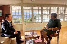 L'ambassadeur du Vietnam au Venezuela, Vu Trung My (gauche) et la gouverneure générale de Saint-Vincent-et-les-Grenadines, Dame Susan Dougan. Photo: ambassade du Vietnam au Venezuela 